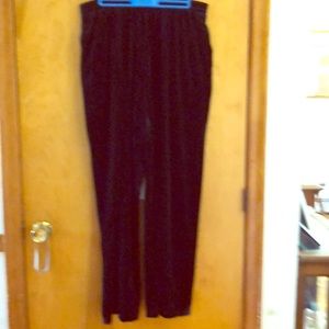 Black valor pants with elastic waist and pockets